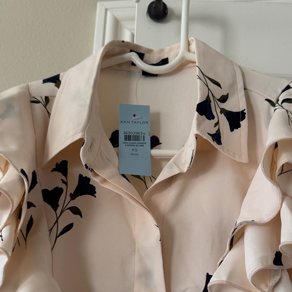 Ann Taylor Cream and Black Floral Ruffle Blouse - Picture 2 of 2